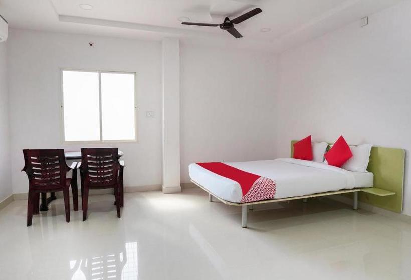 בית מלון כפרי Oyo 70071 Sri Raghavendra Lodge