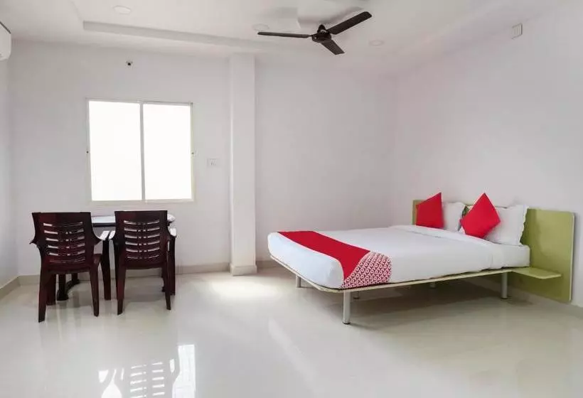 ホテル Oyo 70071 Sri Raghavendra Lodge