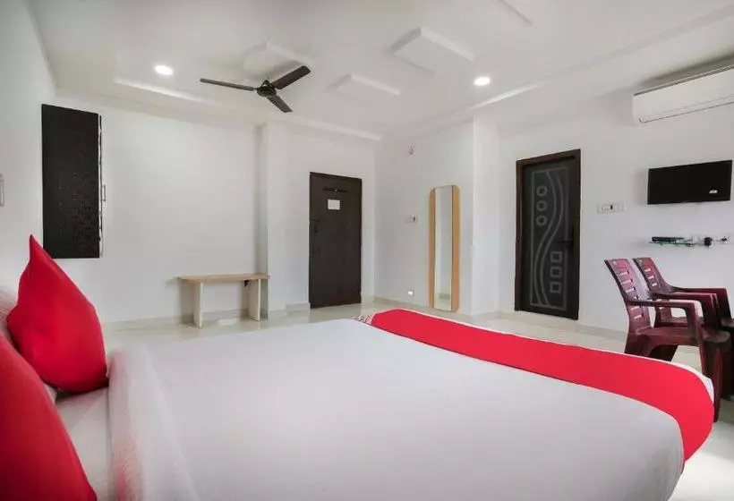 ホテル Oyo 70071 Sri Raghavendra Lodge