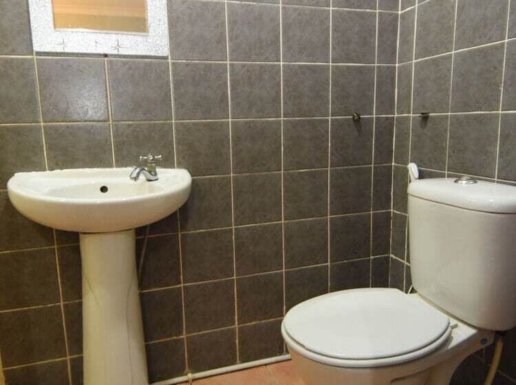 בית מלון כפרי Highway Inn