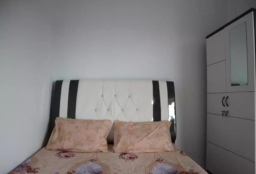 ホテル Oyo Life 2670 Aline Kost