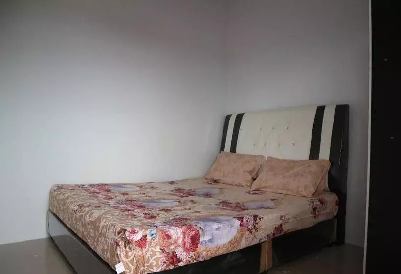 ホテル Oyo Life 2670 Aline Kost