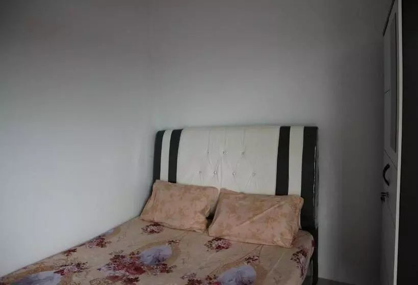 ホテル Oyo Life 2670 Aline Kost