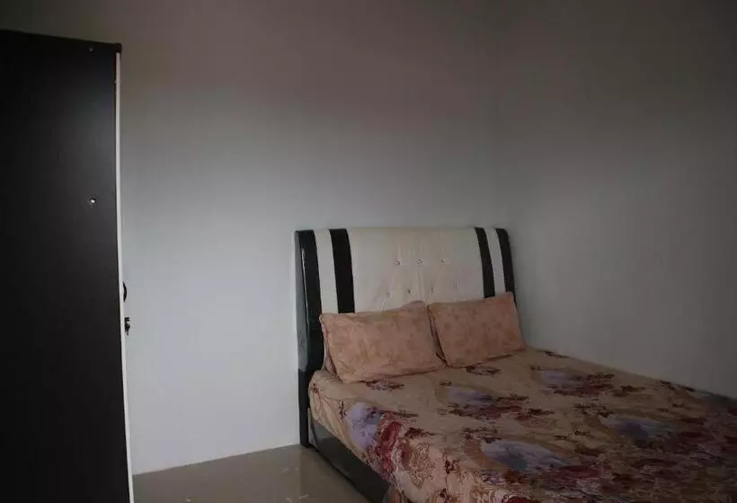 ホテル Oyo Life 2670 Aline Kost