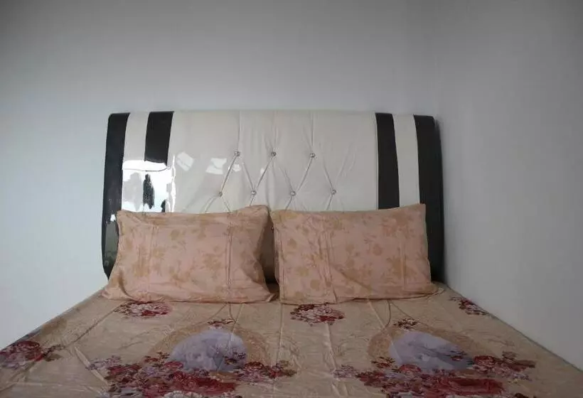 ホテル Oyo Life 2670 Aline Kost