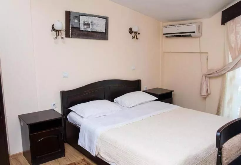 Hotelli Pensiunea Splendid