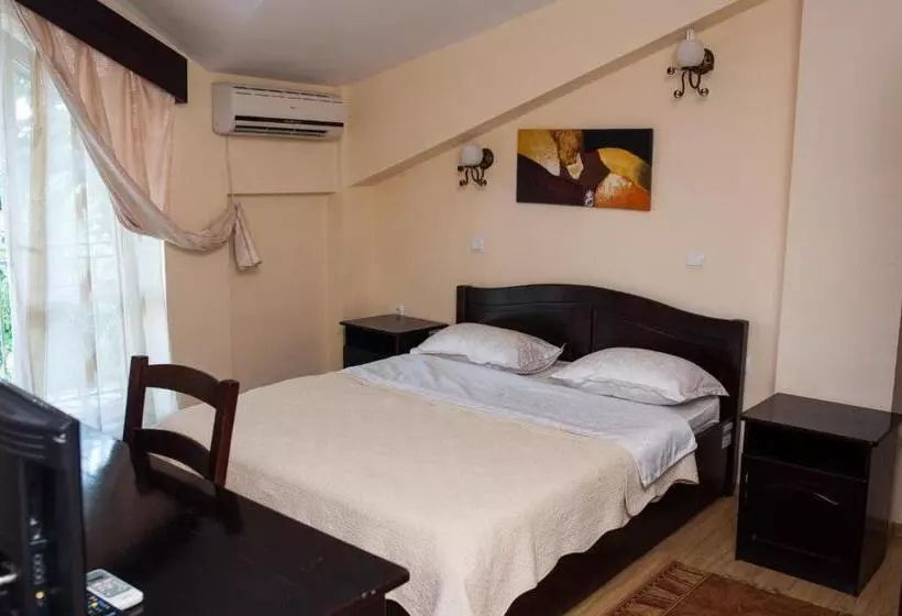 Hotelli Pensiunea Splendid