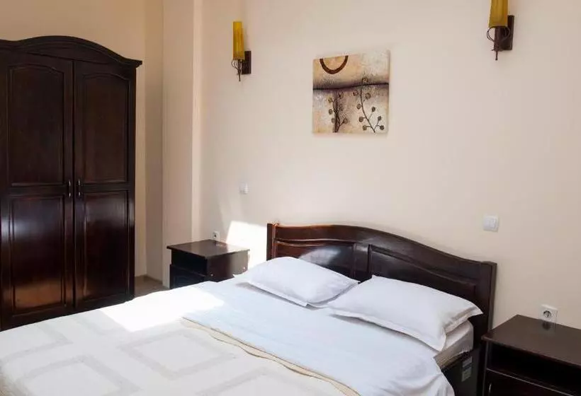 Hotelli Pensiunea Splendid