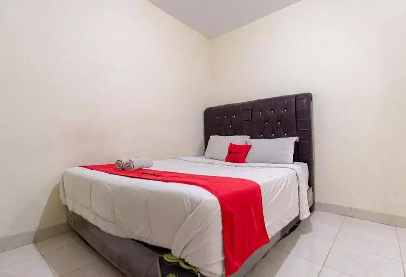 ホテル Reddoorz @ Medan Johor 2