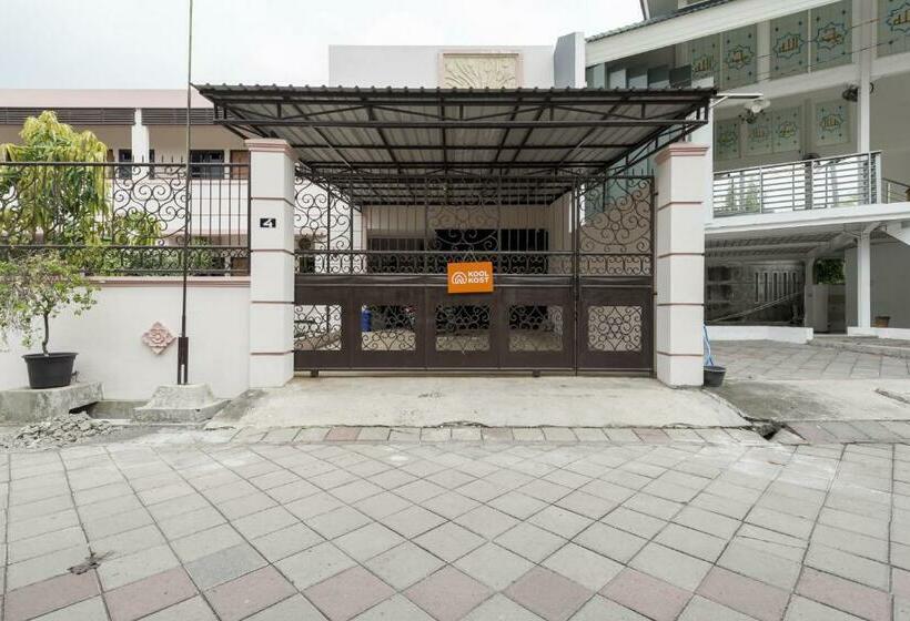 بنسيون Koolkost Syariah Near Upn Veteran