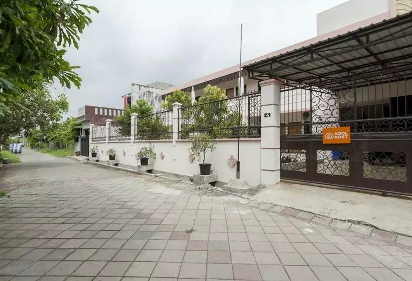 Majatalo Koolkost Syariah Near Upn Veteran