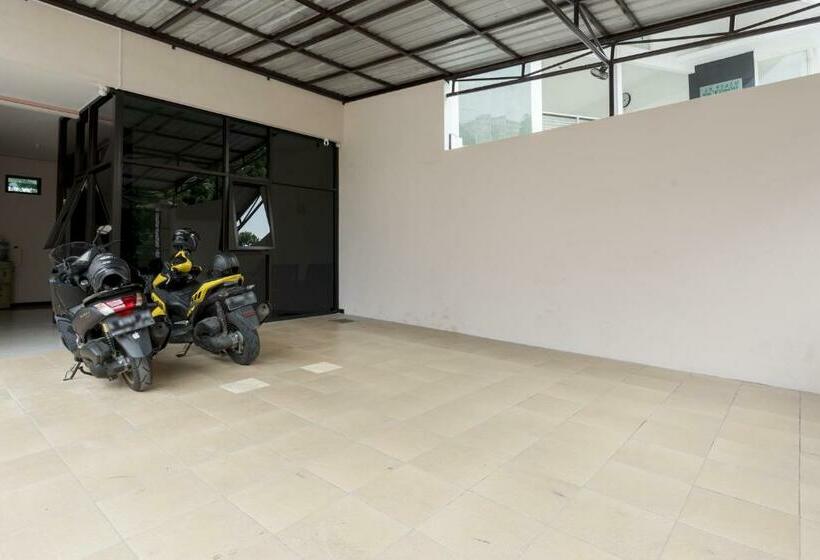 بنسيون Koolkost Syariah Near Upn Veteran