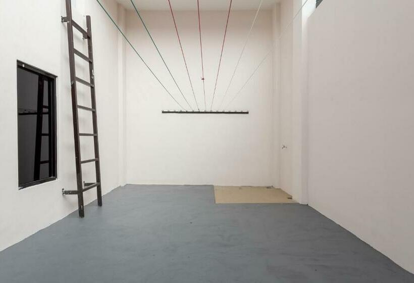 بنسيون Koolkost Syariah Near Upn Veteran