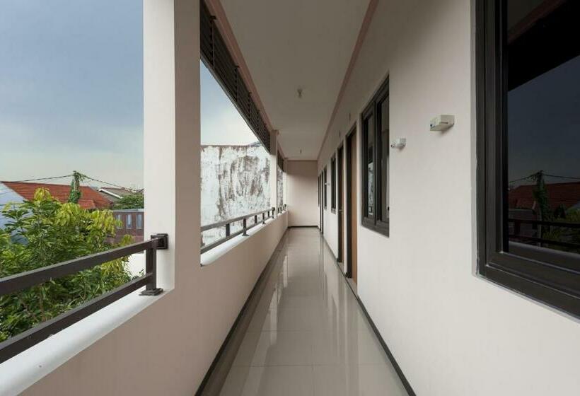 بنسيون Koolkost Syariah Near Upn Veteran