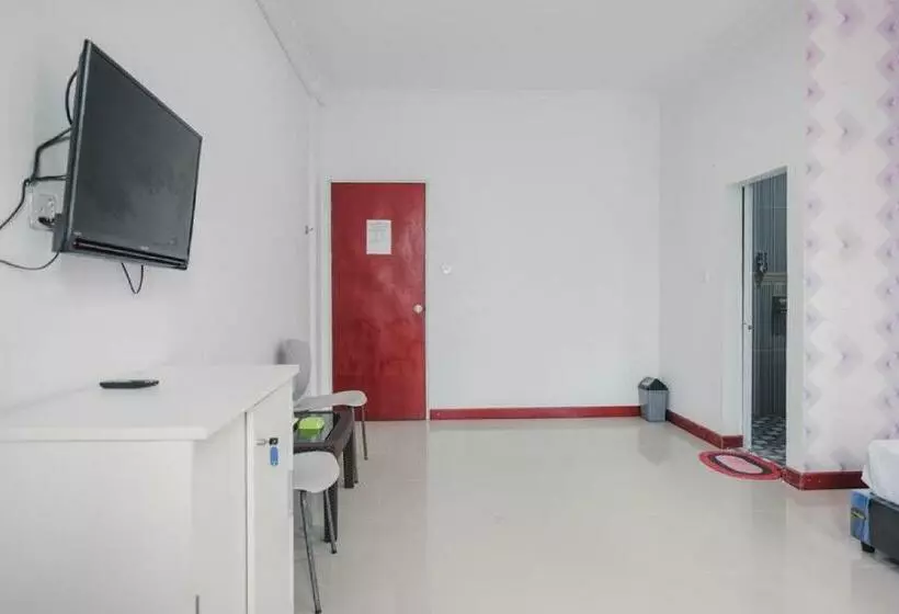 ペンション Reddoorz Near Nagoya Hill Batam 4