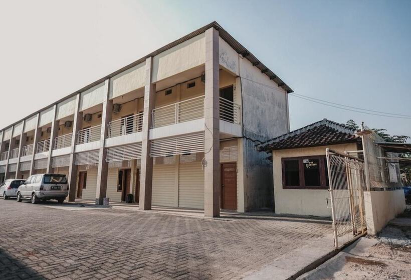 פנסיון Reddoorz Near Rs Imanuel Lampung