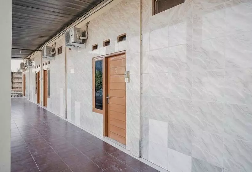 ペンション Reddoorz Near Rs Imanuel Lampung