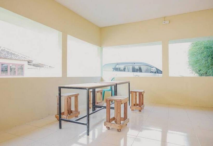 פנסיון Reddoorz Near Rs Imanuel Lampung