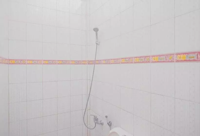 ペンション Reddoorz Near Rs Imanuel Lampung