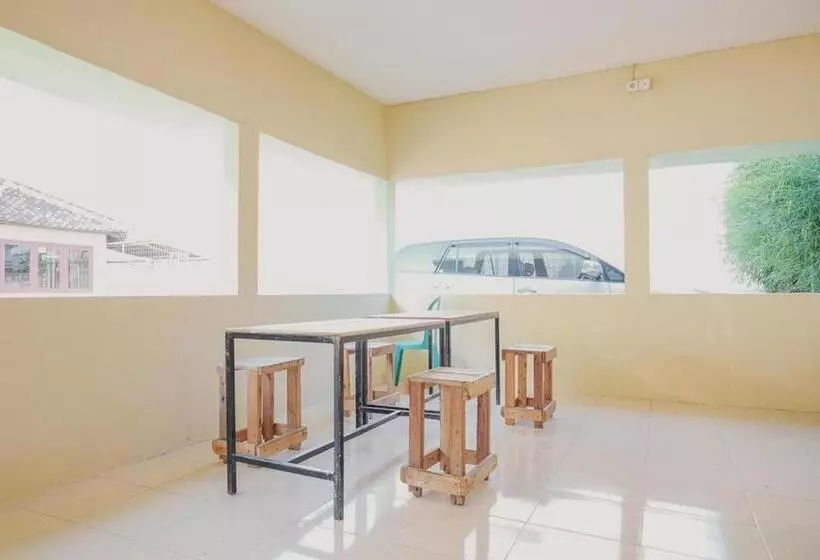 ペンション Reddoorz Near Rs Imanuel Lampung