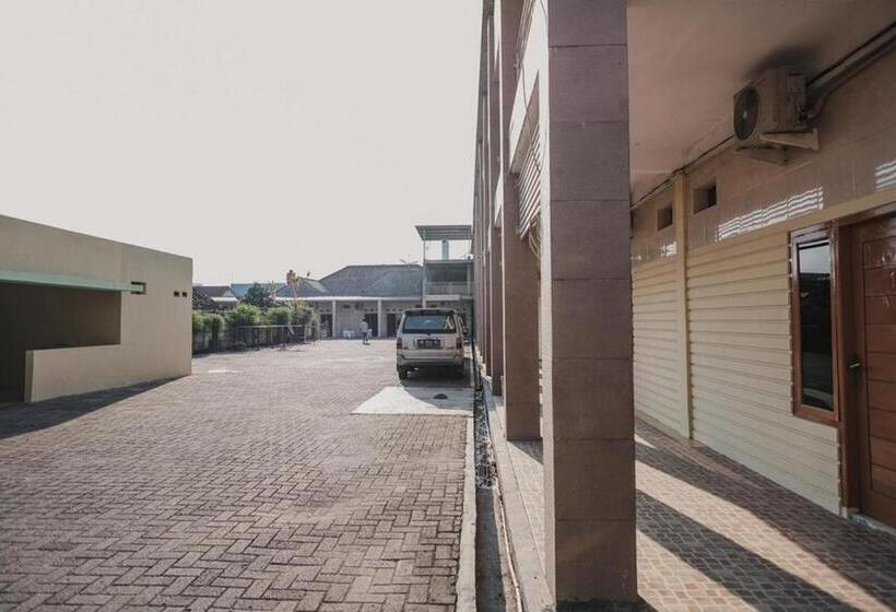 פנסיון Reddoorz Near Rs Imanuel Lampung