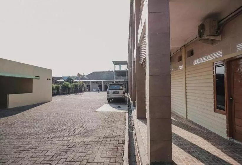 ペンション Reddoorz Near Rs Imanuel Lampung