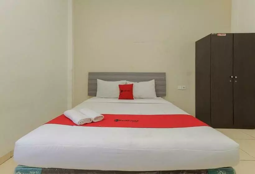 Majatalo Reddoorz Near T1 Juanda Airport