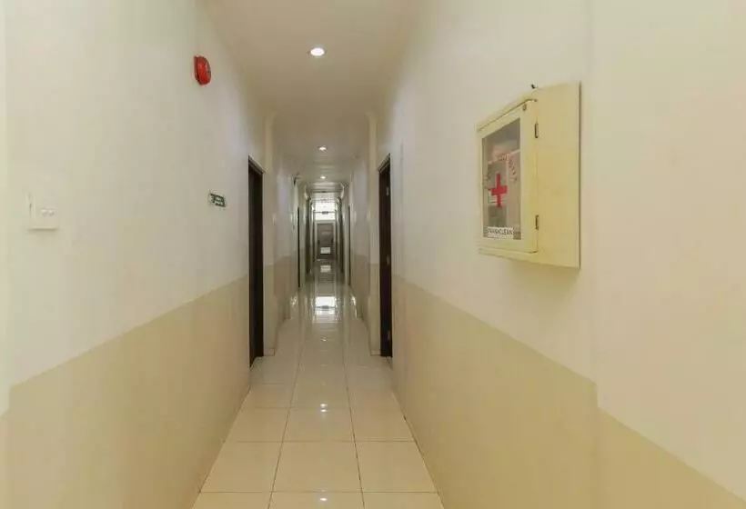 Majatalo Reddoorz Near T1 Juanda Airport