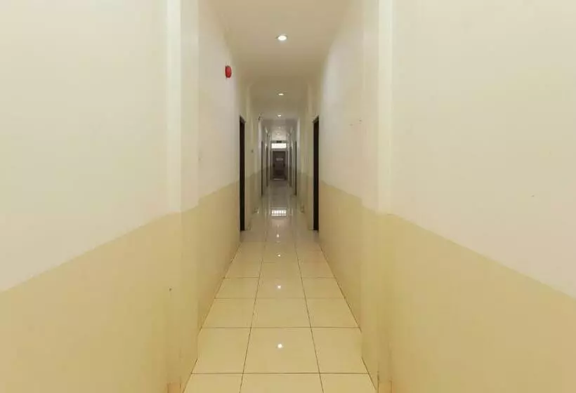 Majatalo Reddoorz Near T1 Juanda Airport