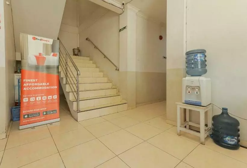 Majatalo Reddoorz Near T1 Juanda Airport