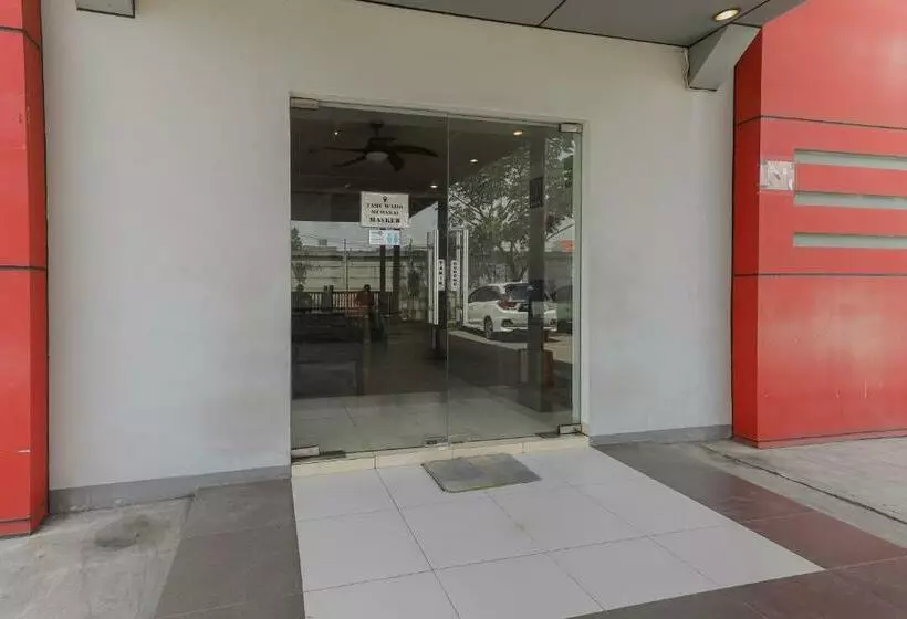 Majatalo Reddoorz Near T1 Juanda Airport