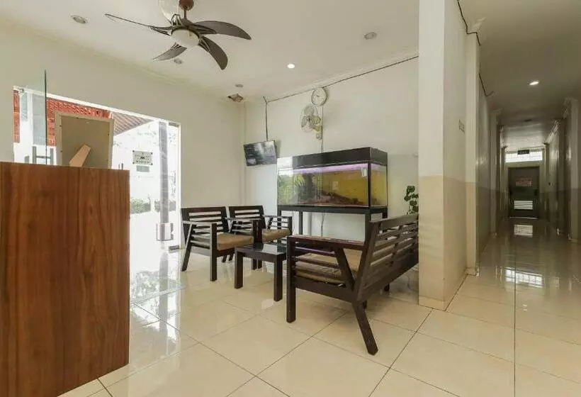 Majatalo Reddoorz Near T1 Juanda Airport