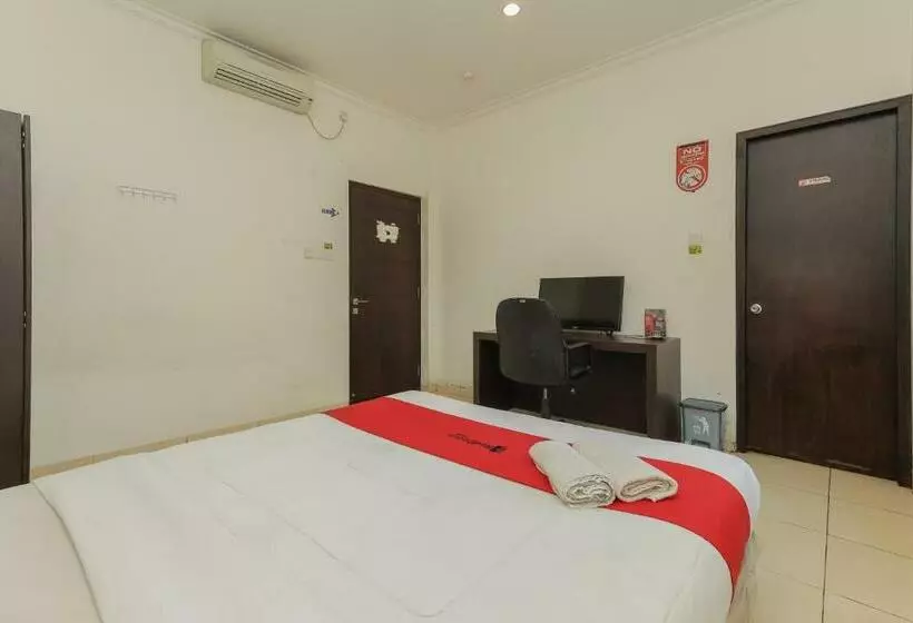 Majatalo Reddoorz Near T1 Juanda Airport