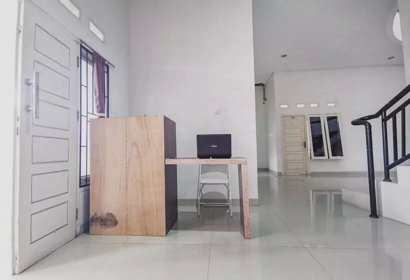 ペンション Reddoorz Near Universitas Lampung 2