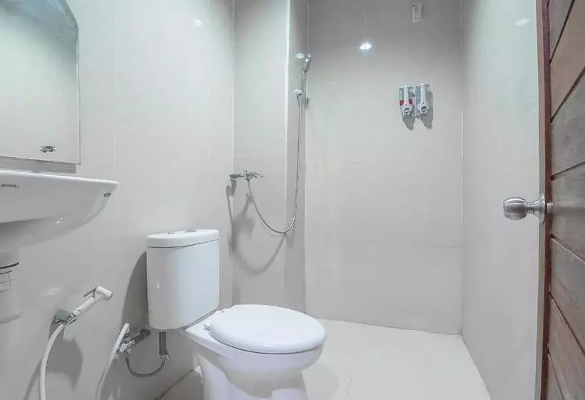 ペンション Reddoorz Syariah At Jalan Cilik Riwut Kapuas