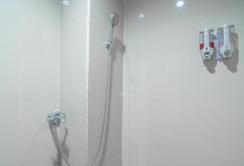 פנסיון Reddoorz Syariah At Jalan Cilik Riwut Kapuas