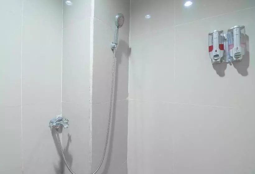 ペンション Reddoorz Syariah At Jalan Cilik Riwut Kapuas