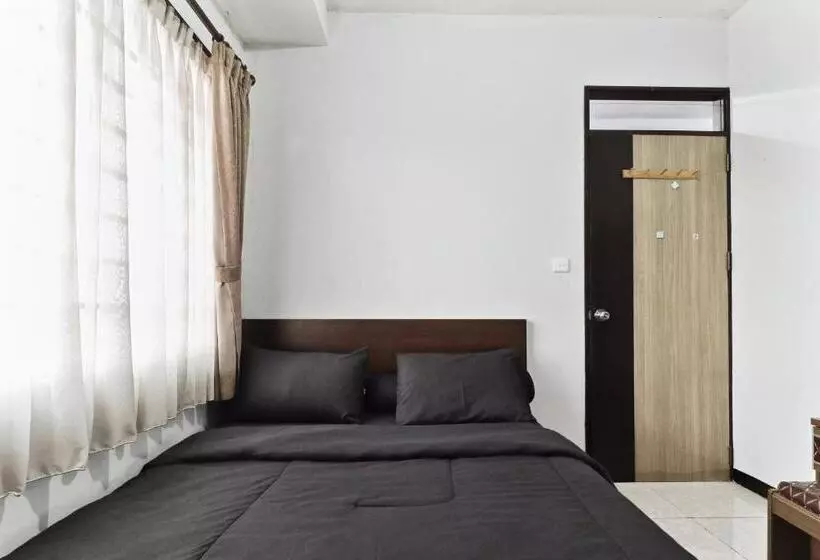 Pension The Edge By Lia