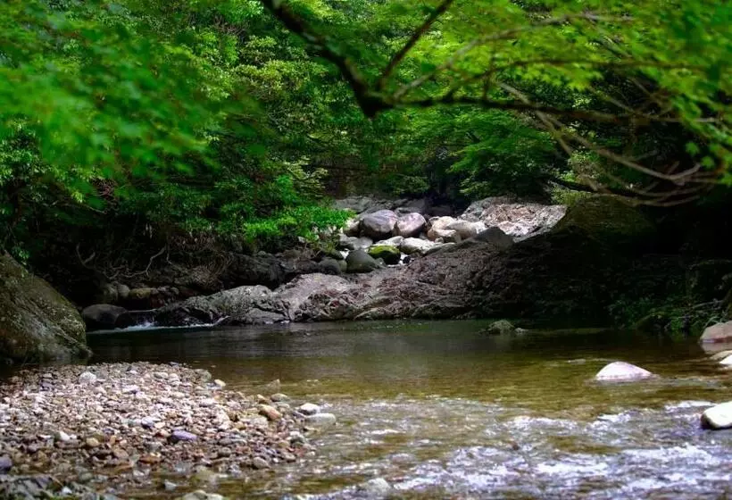 リゾートホテル Riverside Lodge