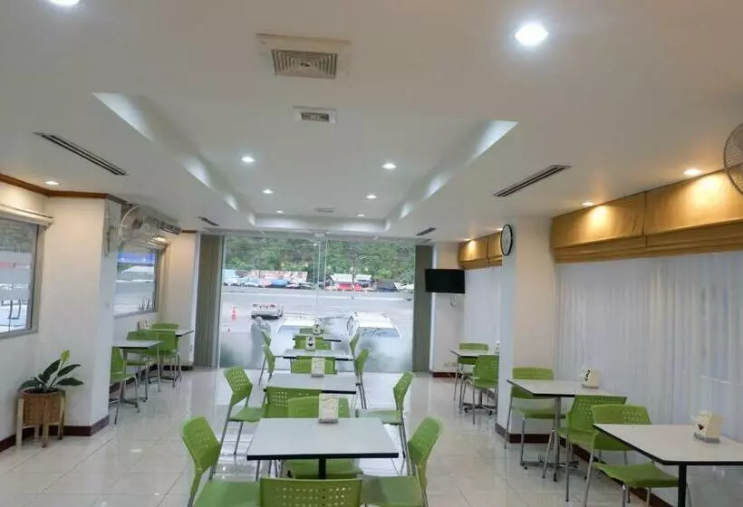 هتل Auychai Grand