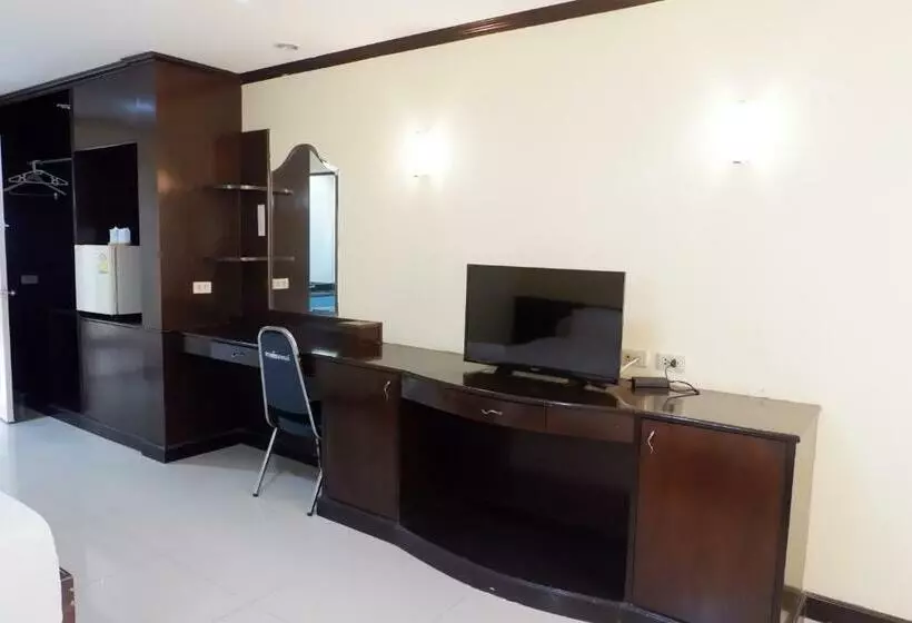 هتل Auychai Grand