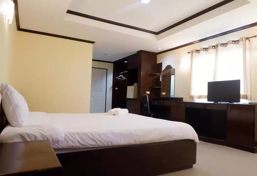 هتل Auychai Grand