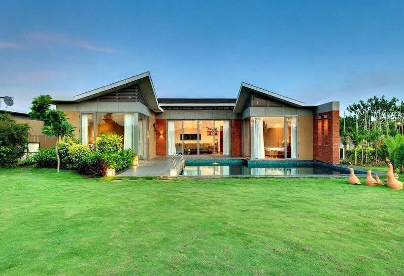 בית מלון כפרי The Fern Royal Farm Resort Anjar