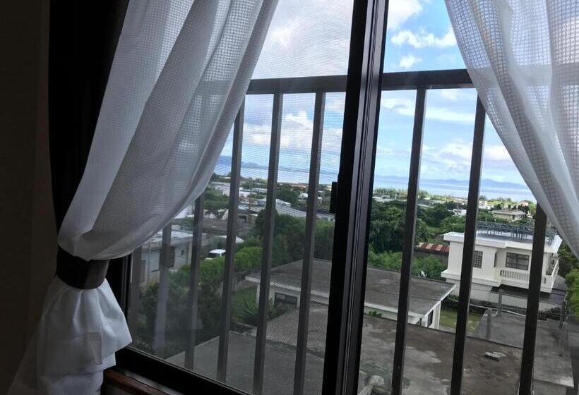 Pensió ロハス伊江島