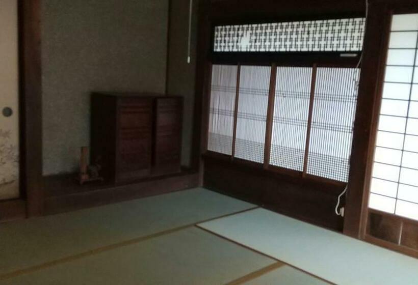 Pension 築100年の宿【はぶの家】