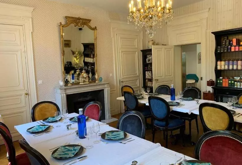 Majatalo Au Fil Du Temps