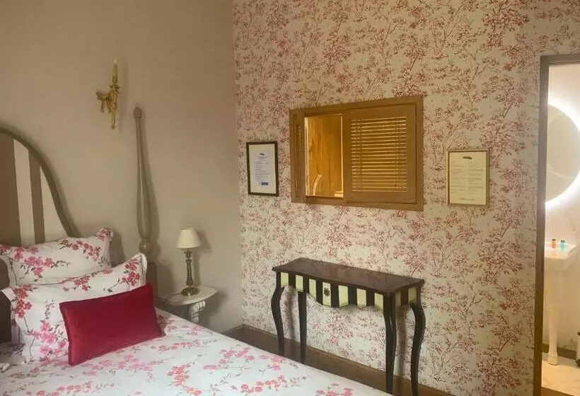 Majatalo Au Fil Du Temps