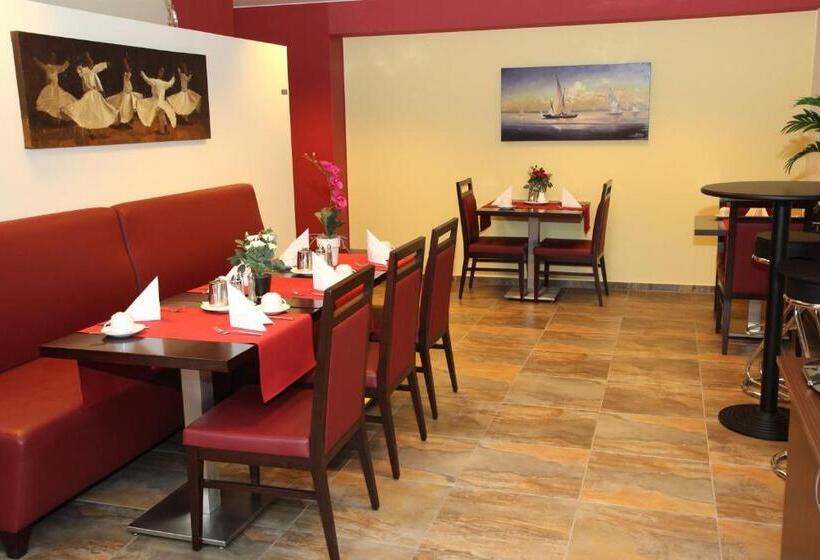 Hotel Am Charlottenplatz