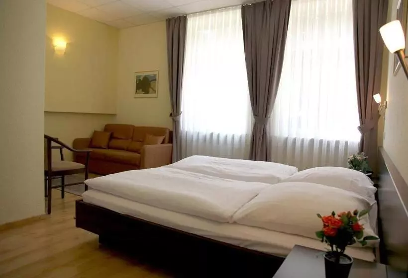 Hotel Am Charlottenplatz