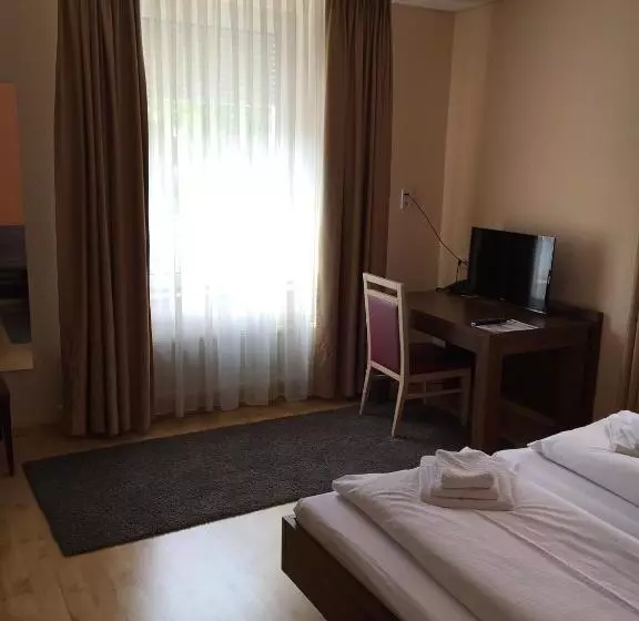 Hotel Am Charlottenplatz